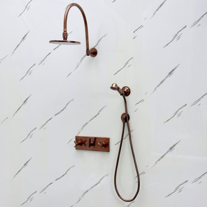 Système de douche en cuivre antique avec pomme de douche à effet pluie plate et ronde réglable, douchette, plaque centrale en cuivre et poignées croisées
