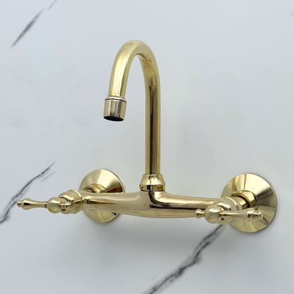 Robinet de salle de bain mural en laiton non verni avec poignées à levier