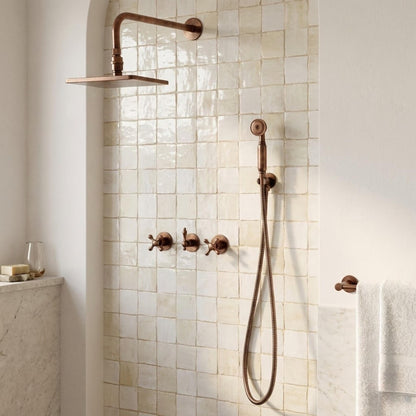 Système de douche en cuivre antique avec pomme de douche pluie carrée plate réglable, douchette à main et poignées croisées